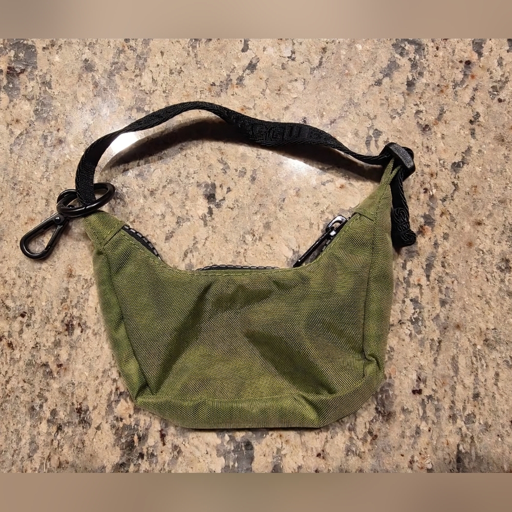 BAGGU Mini Crescent Bag Charm - Green 💚